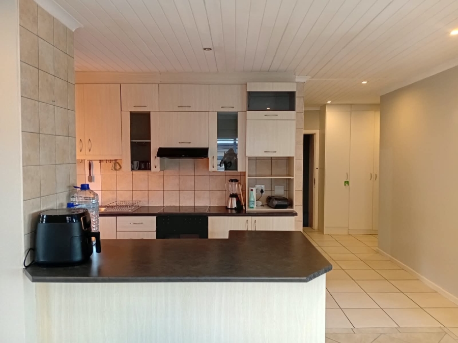 To Let 3 Bedroom Property for Rent in Beacon Bay North Eastern Cape